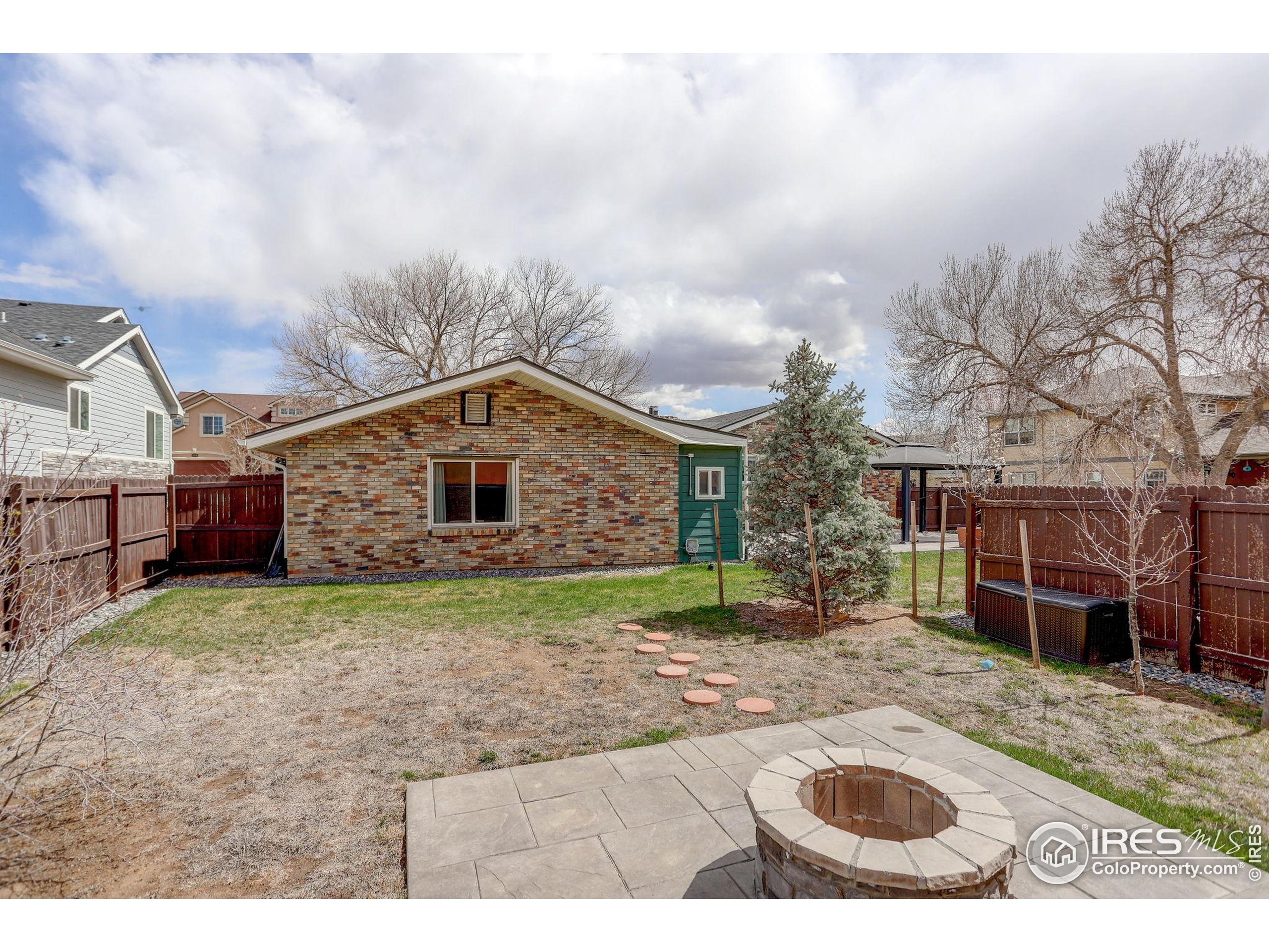 319 Carter Ln