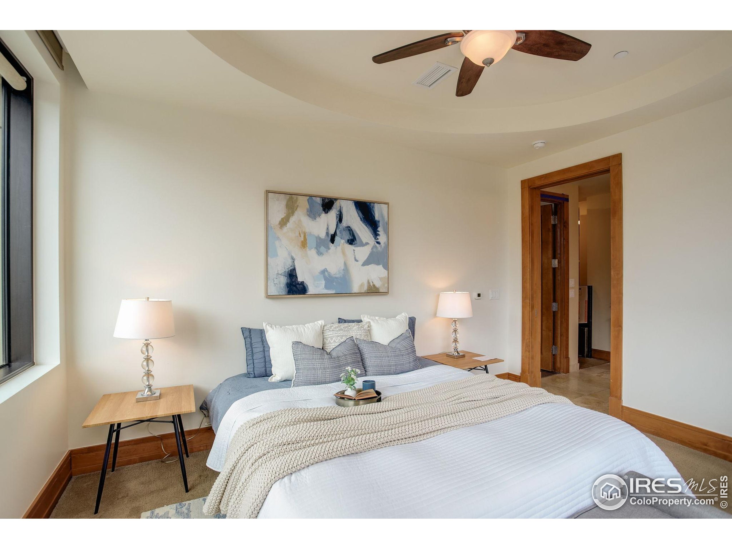 1077 Canyon Blvd #211