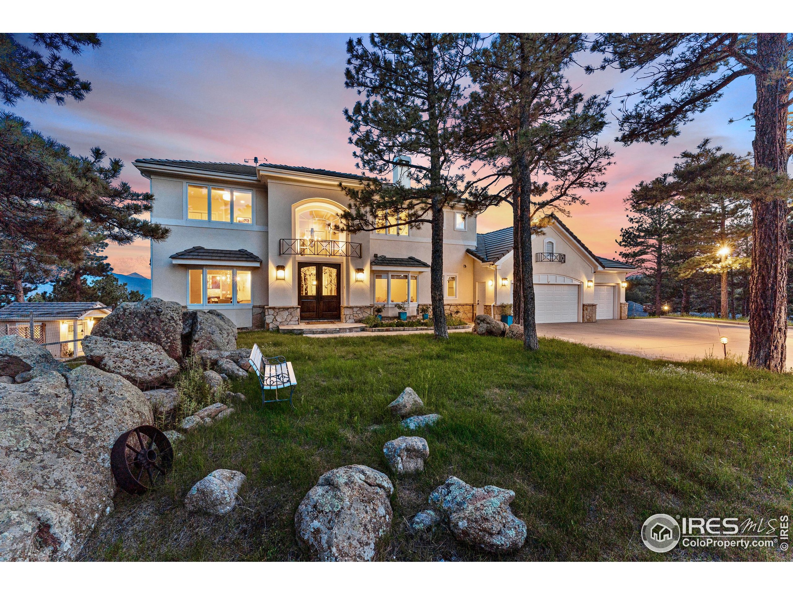 90 Hawk Ln