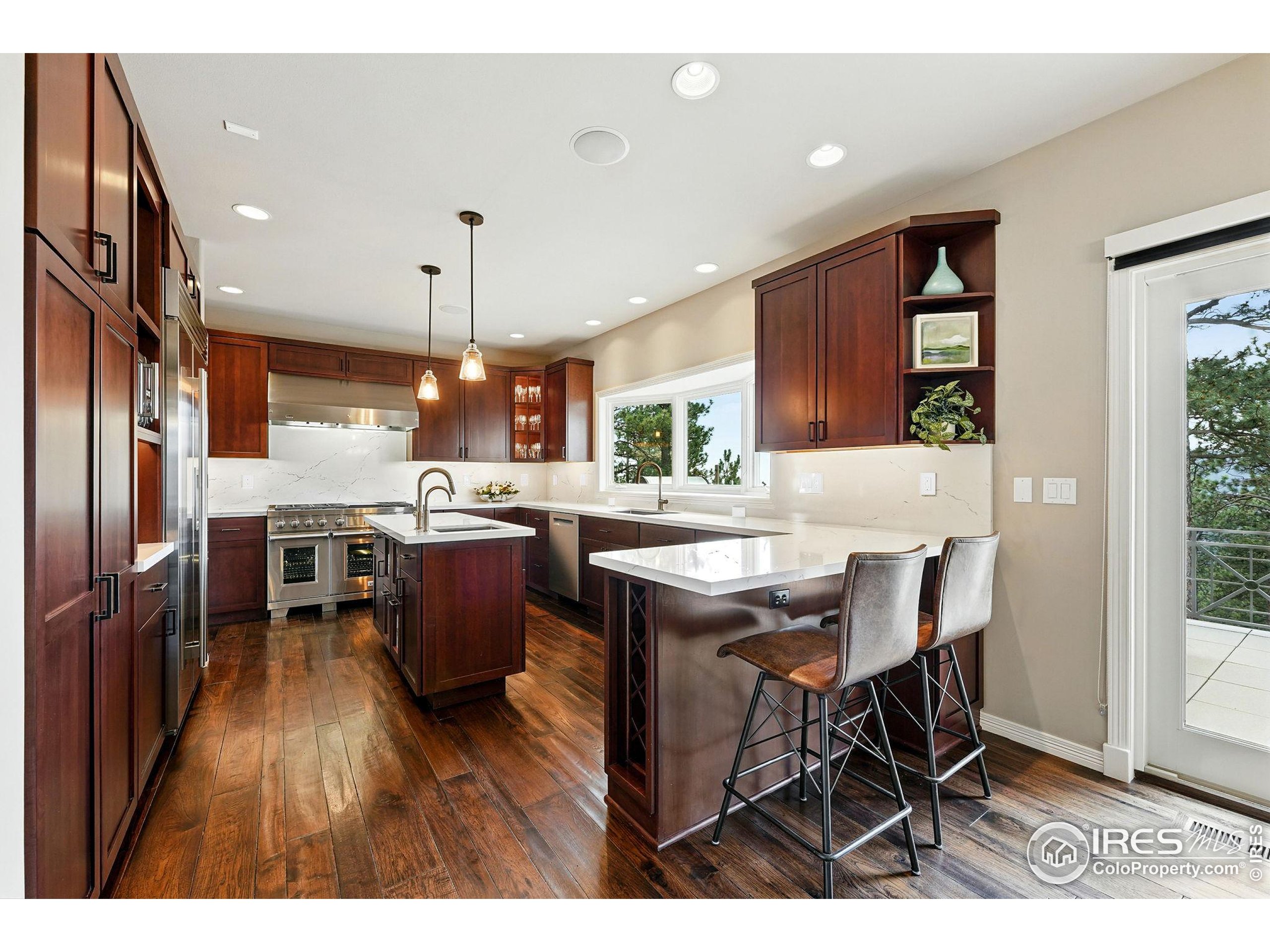 90 Hawk Ln