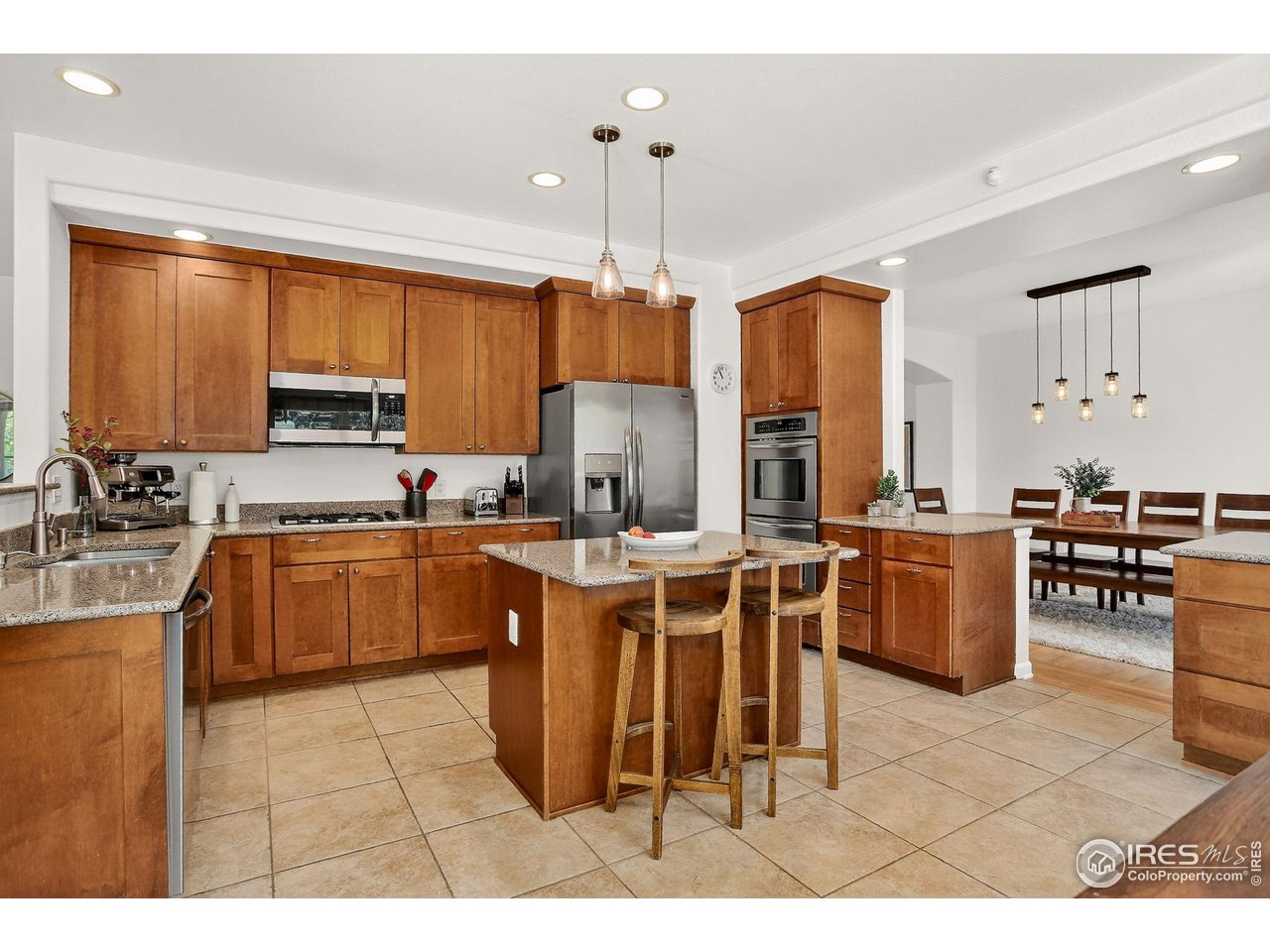 2757 S Braun Ct