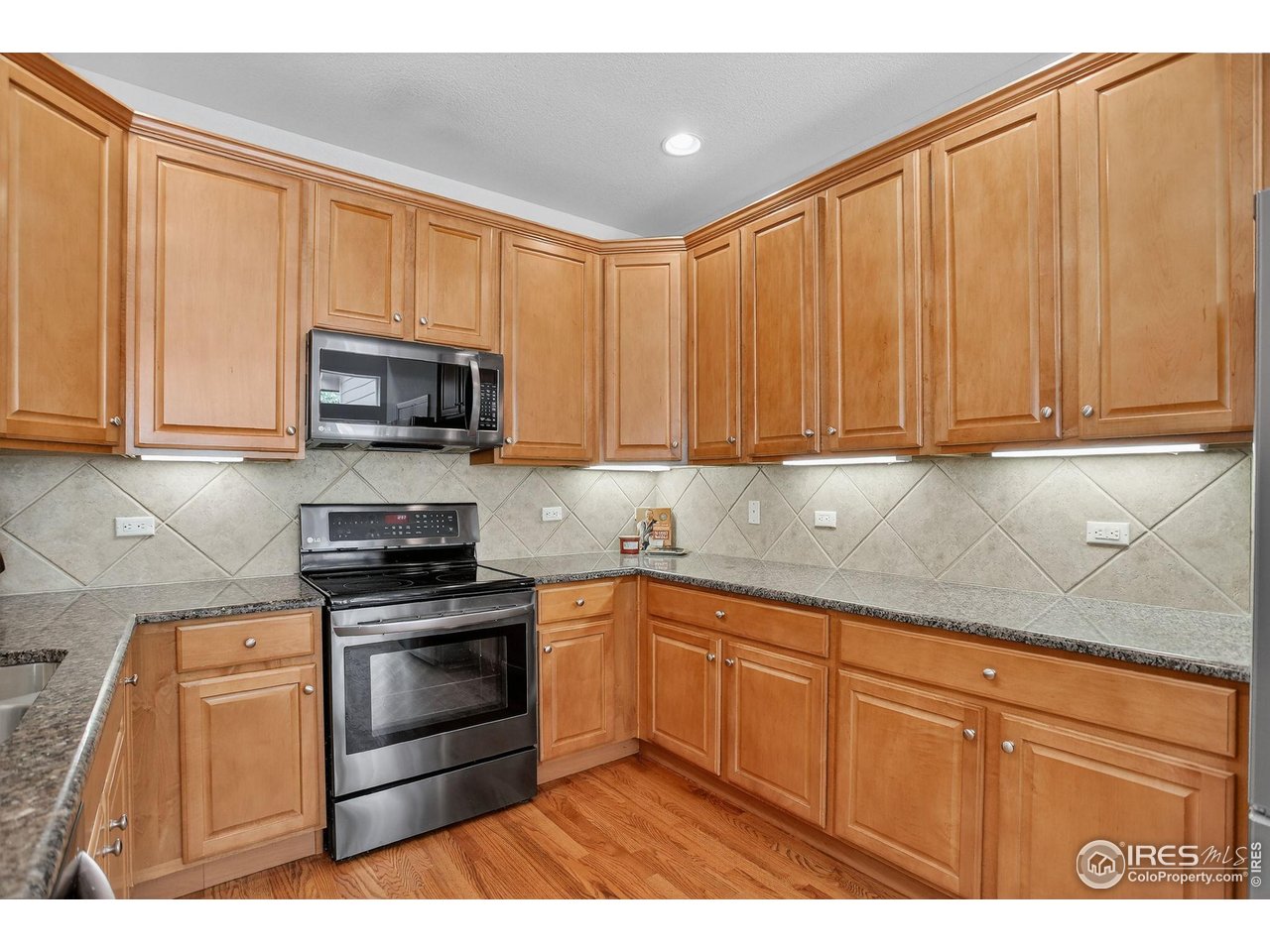1632 Metropolitan Dr
