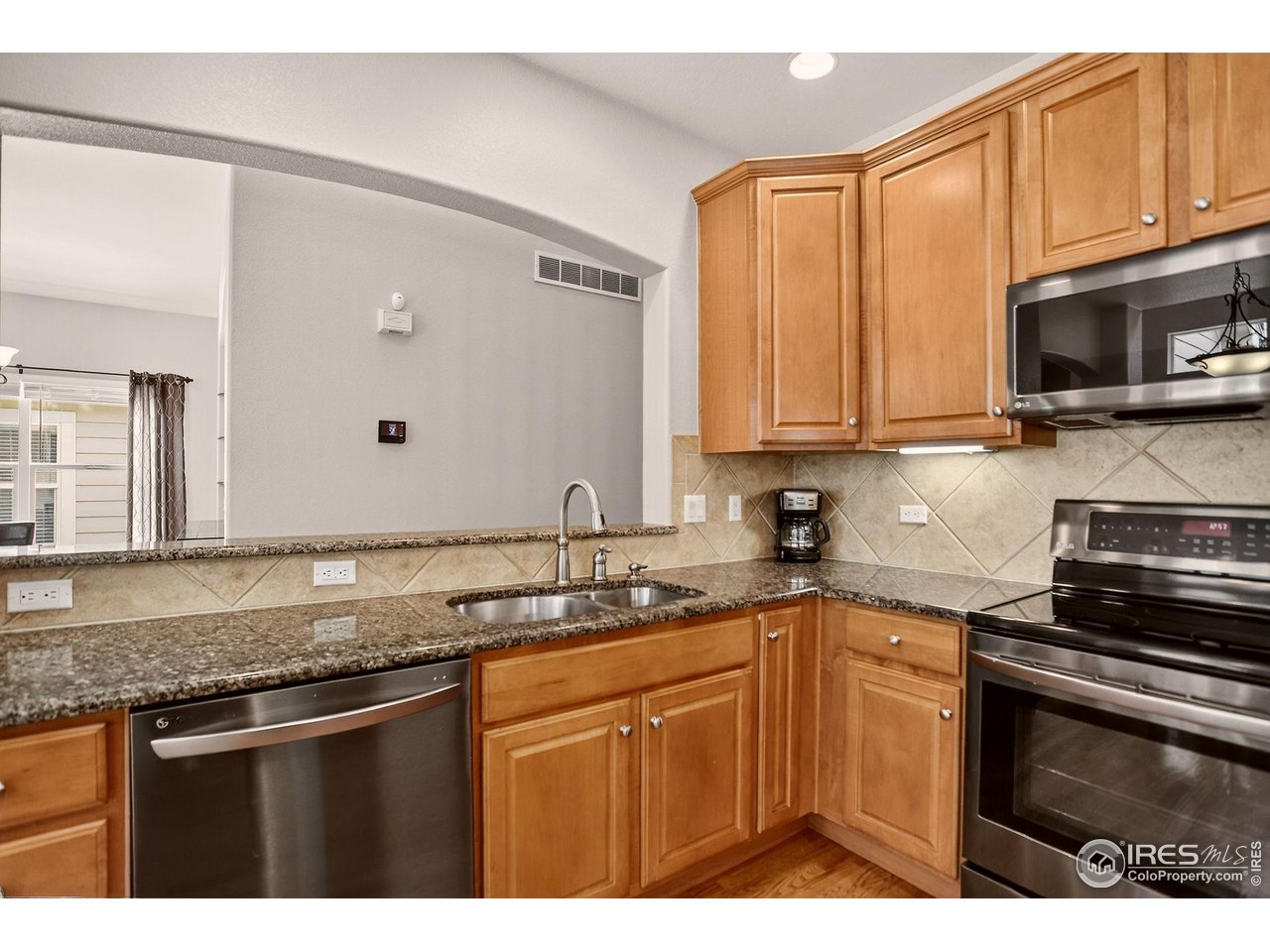 1632 Metropolitan Dr