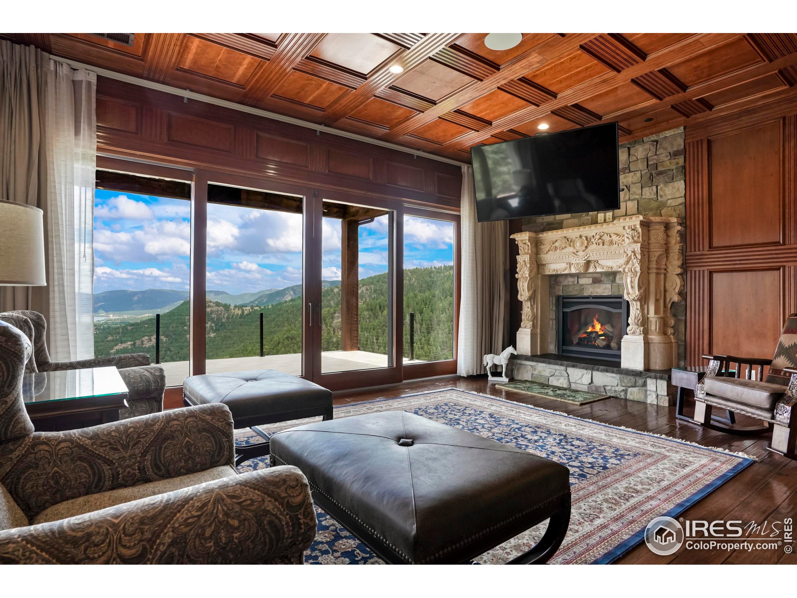 2327 Deer Ridge Dr