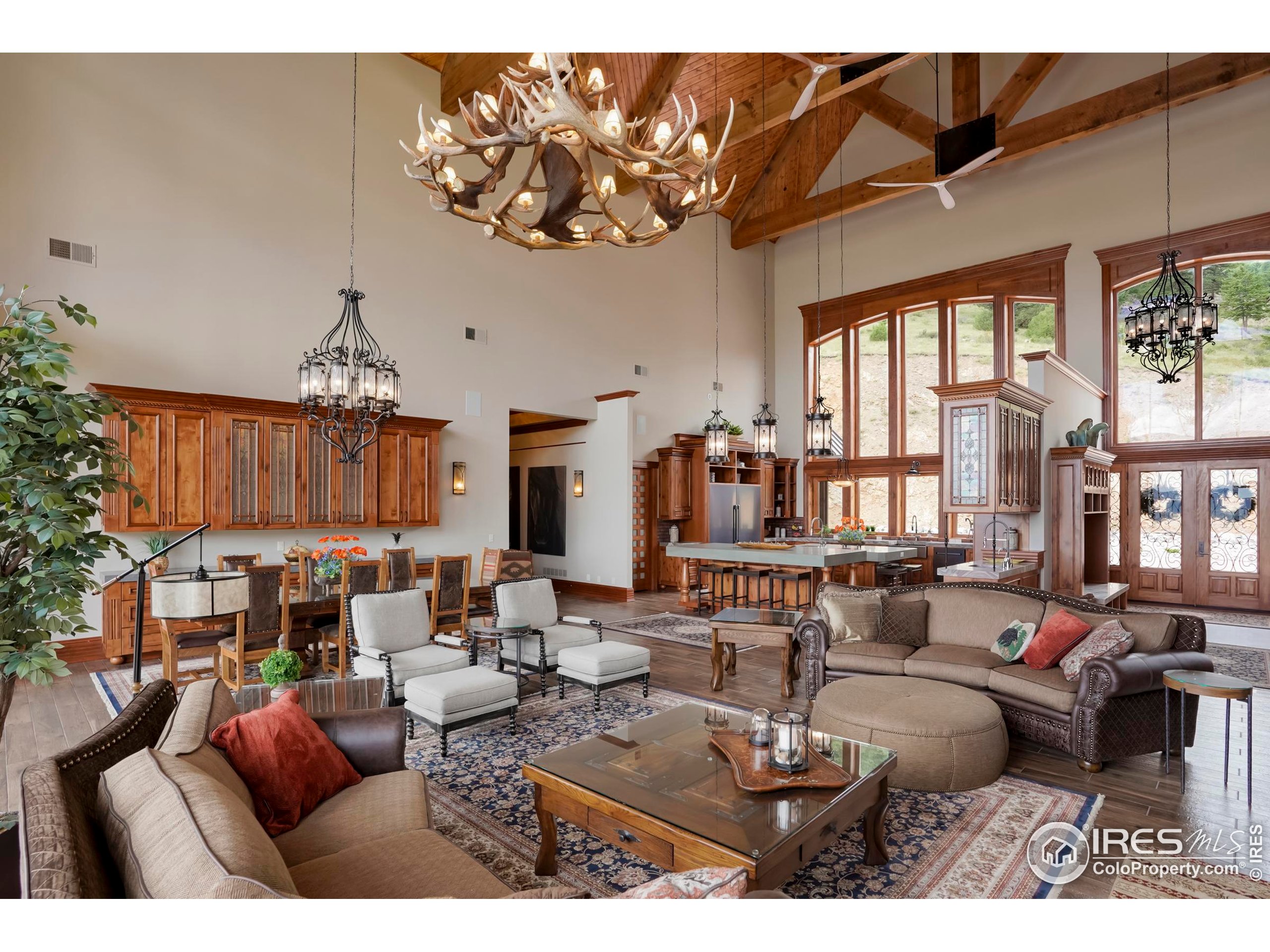 2327 Deer Ridge Dr