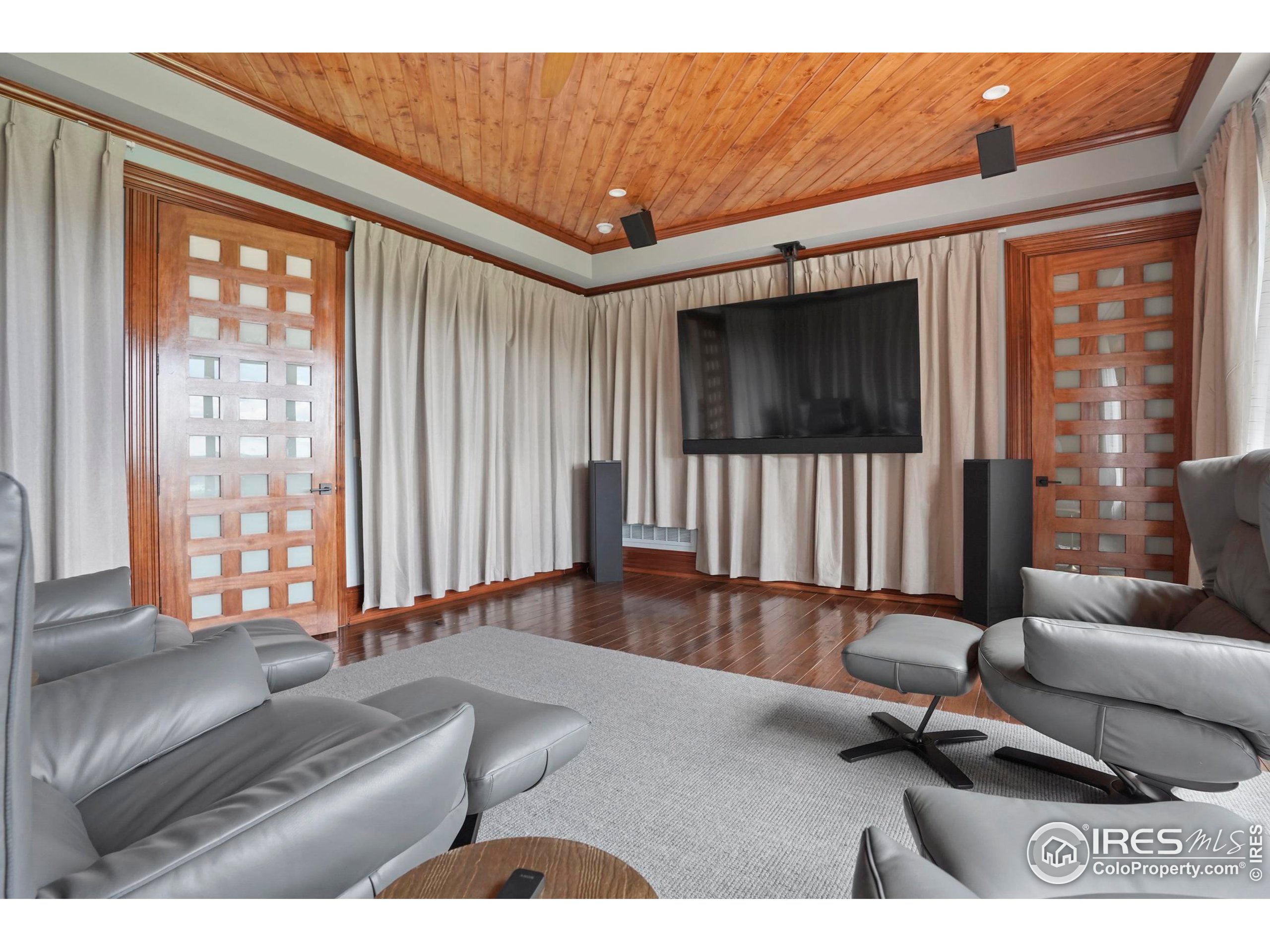 2327 Deer Ridge Dr