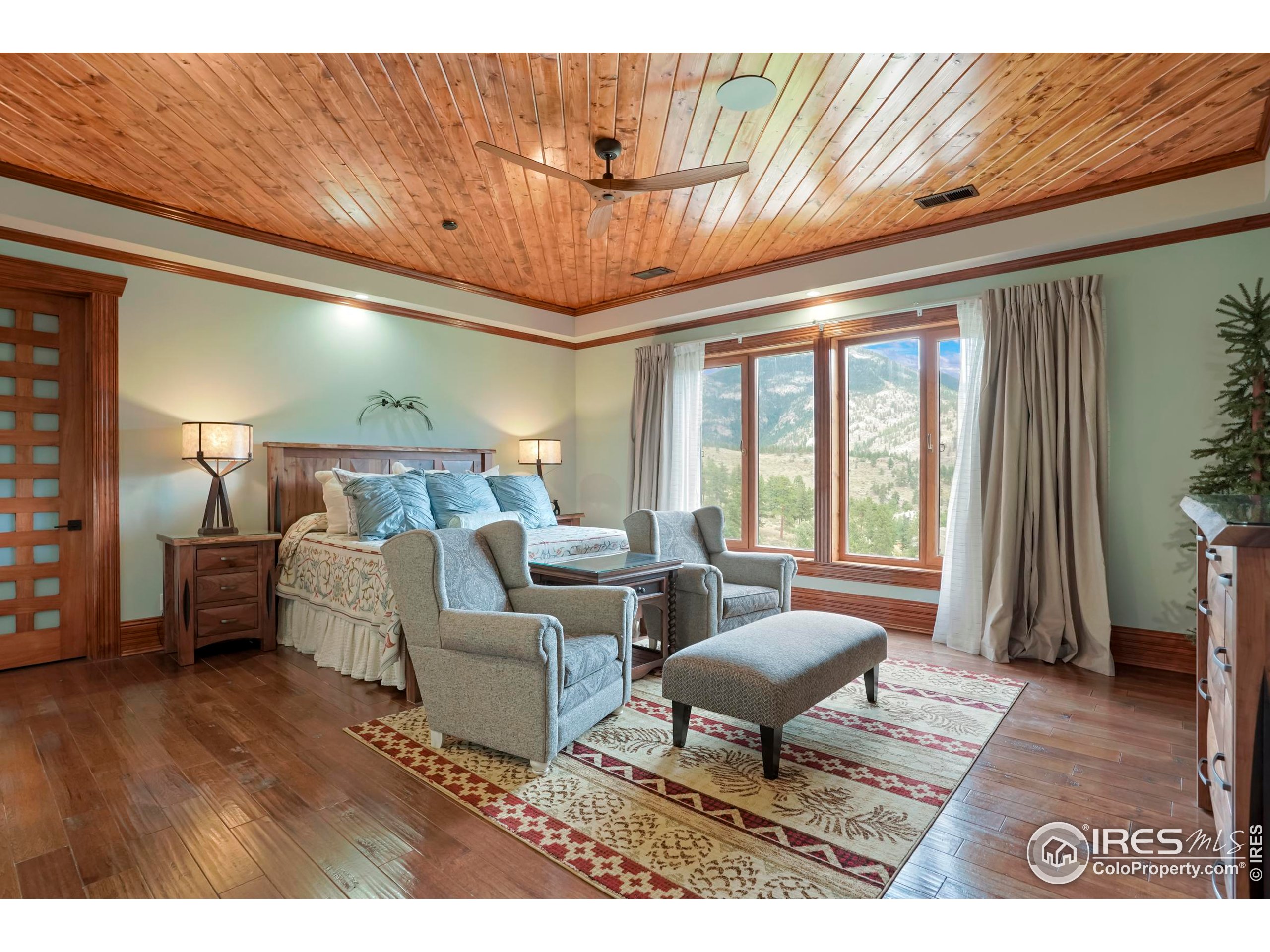 2327 Deer Ridge Dr