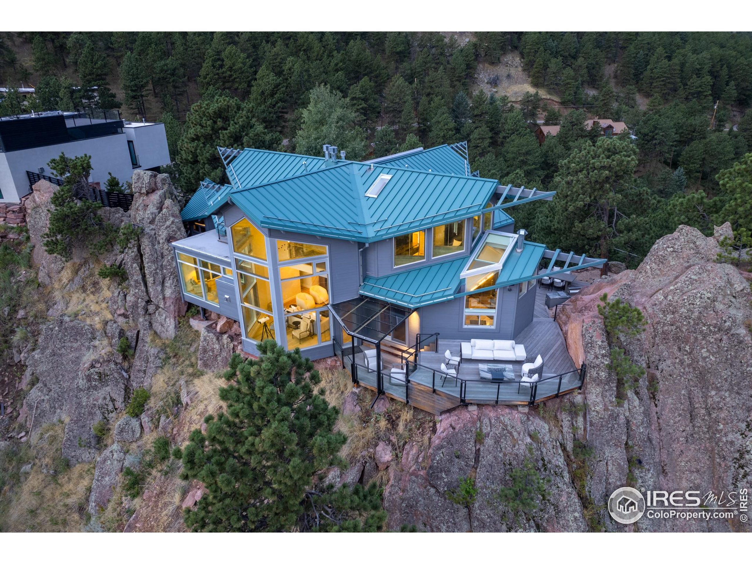 1145 Timber Ln