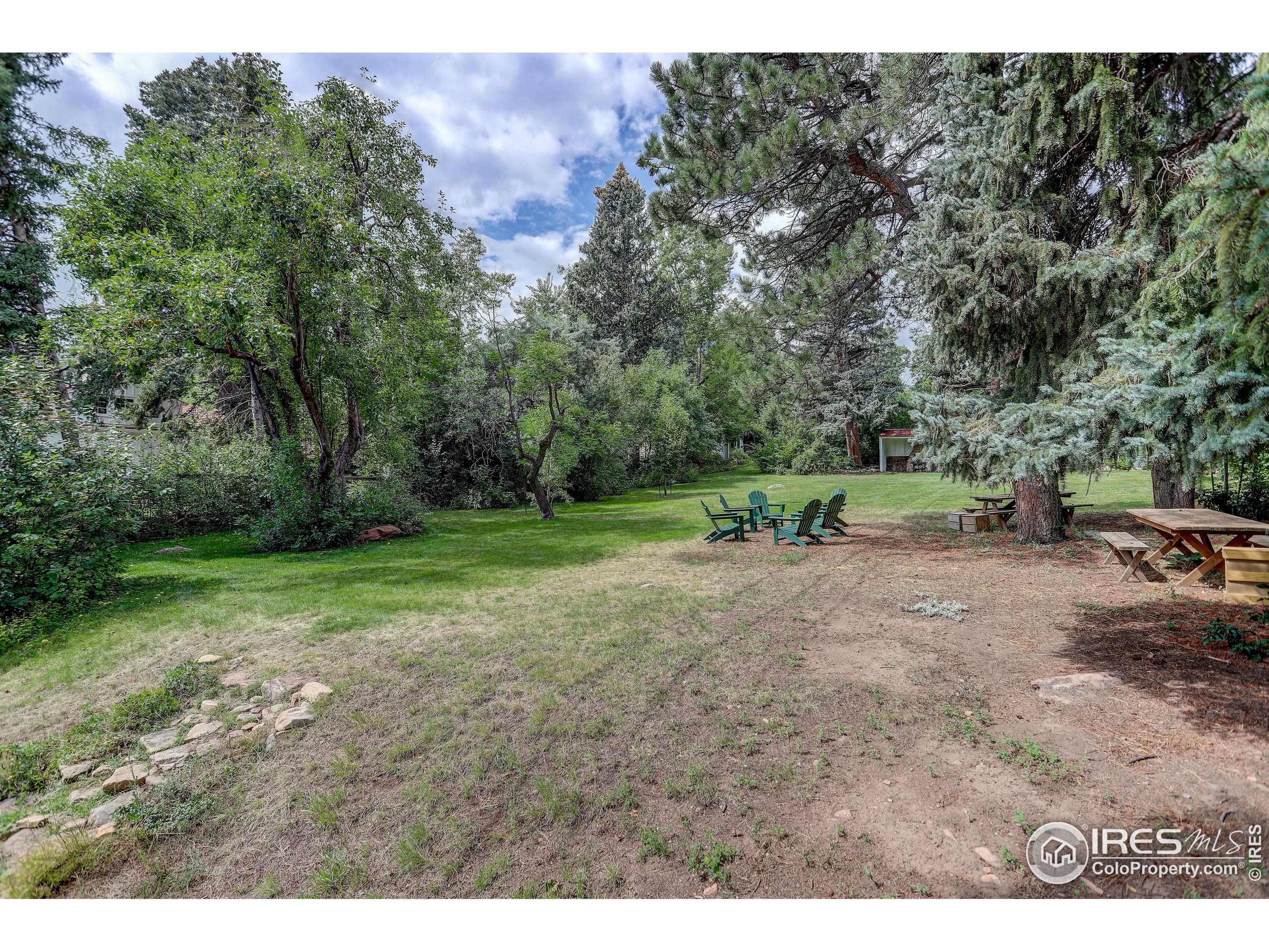 1512 Mariposa Ave