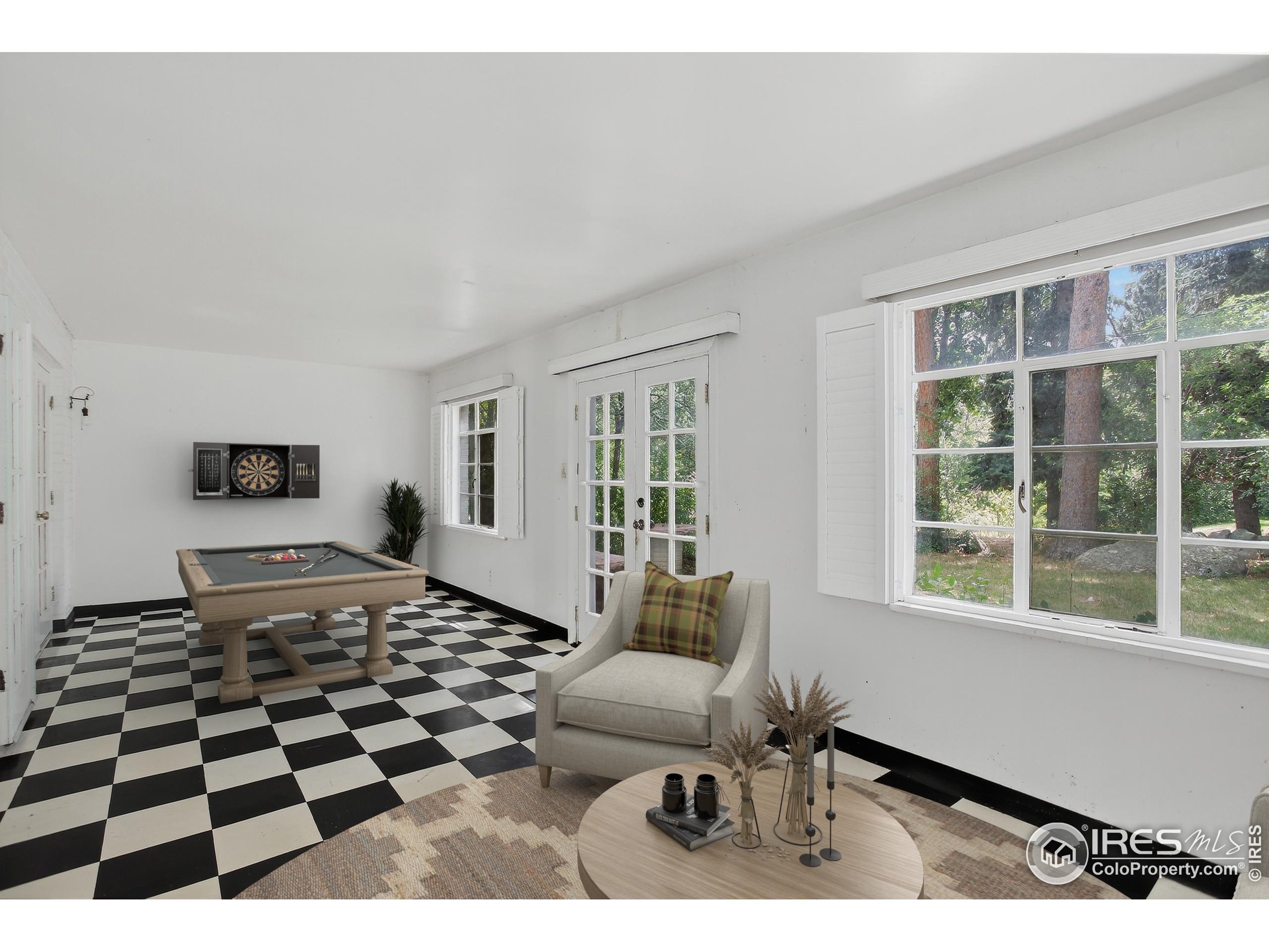 1512 Mariposa Ave