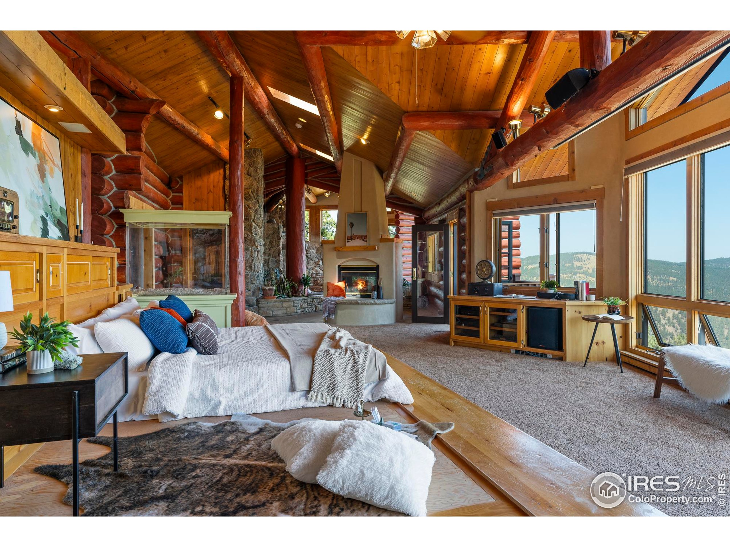 79 , 470, 1327, 1344, 1443 Weaver Dr