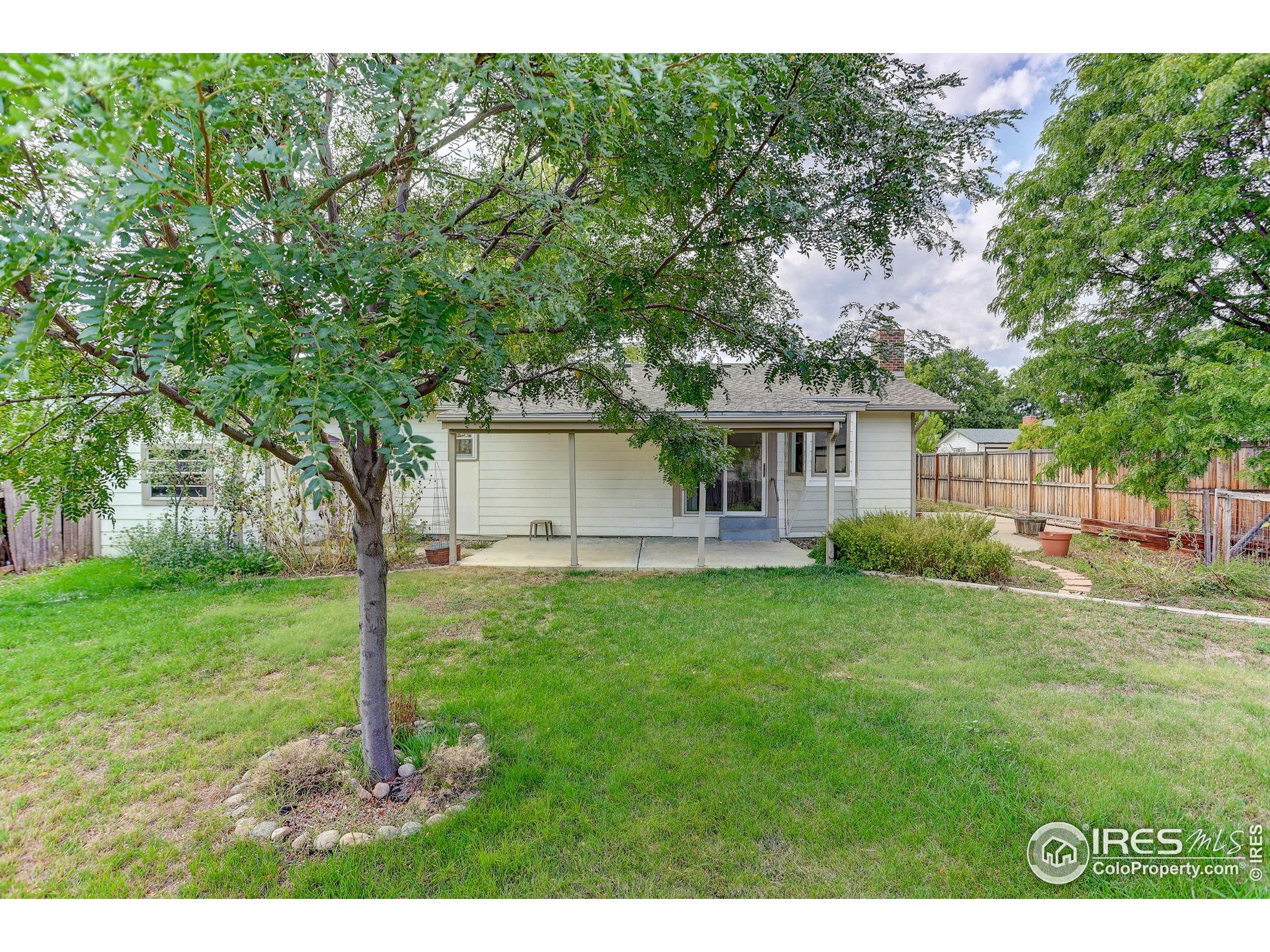 490 E Sutton Cir