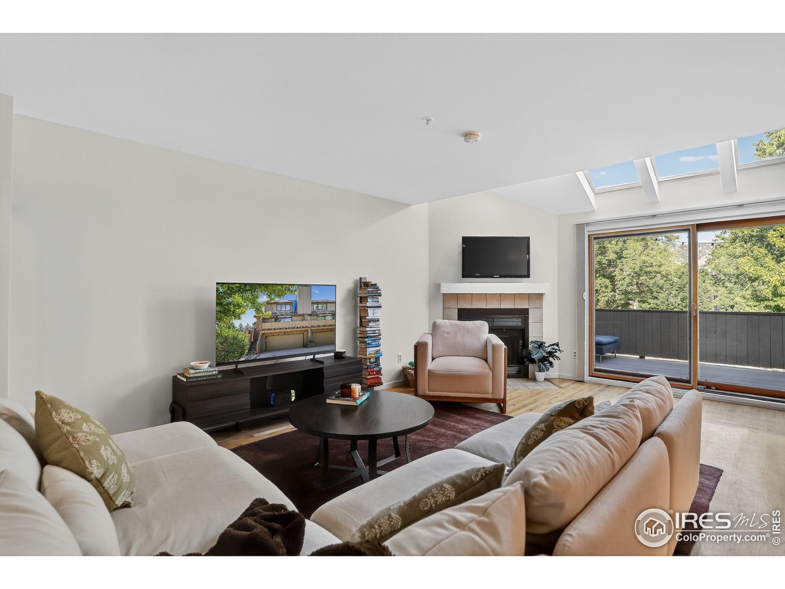 2954 Kalmia Ave #34