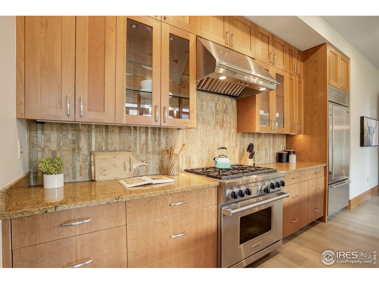 1077 Canyon Blvd #211