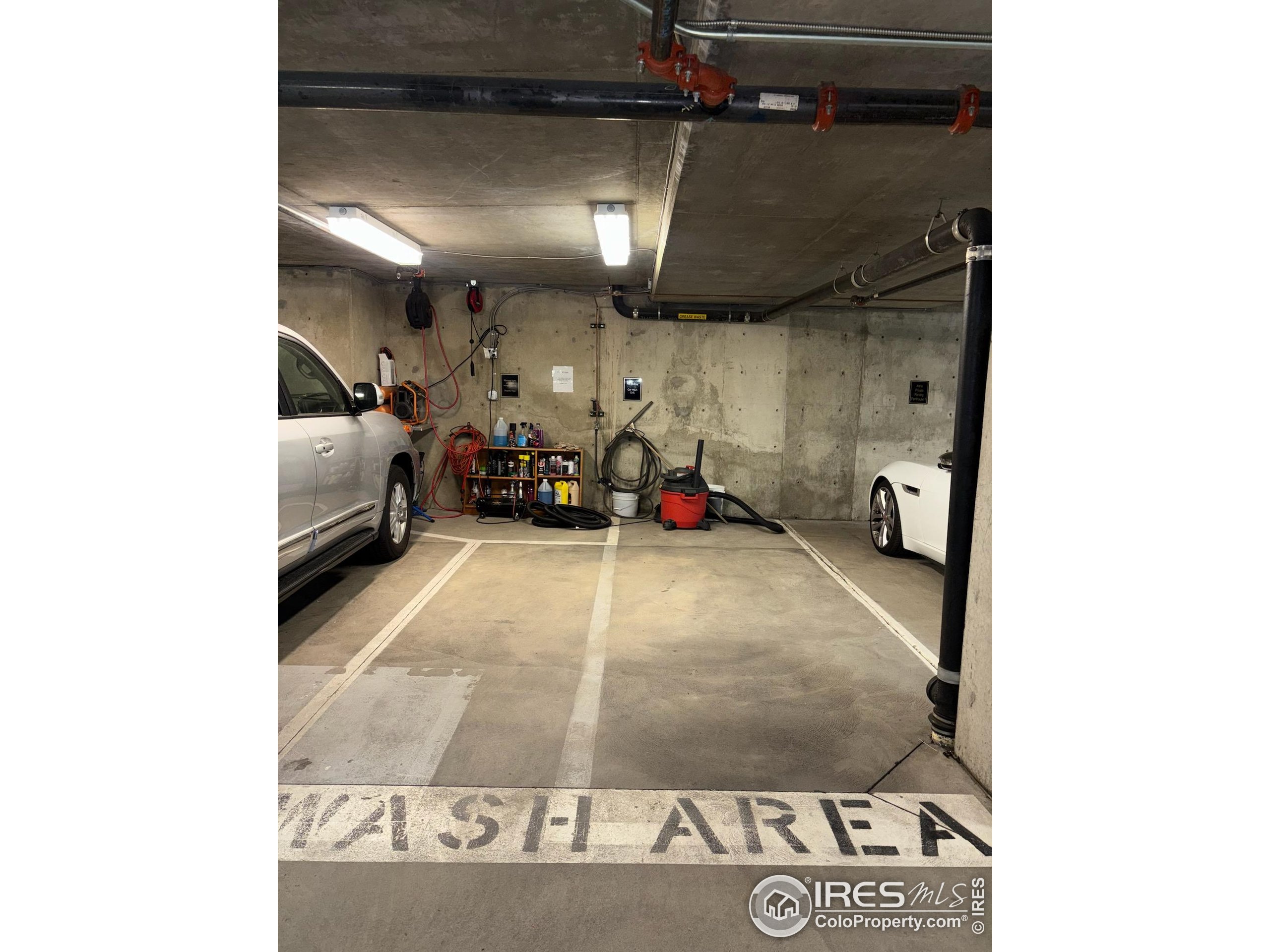 1077 Canyon Blvd #211