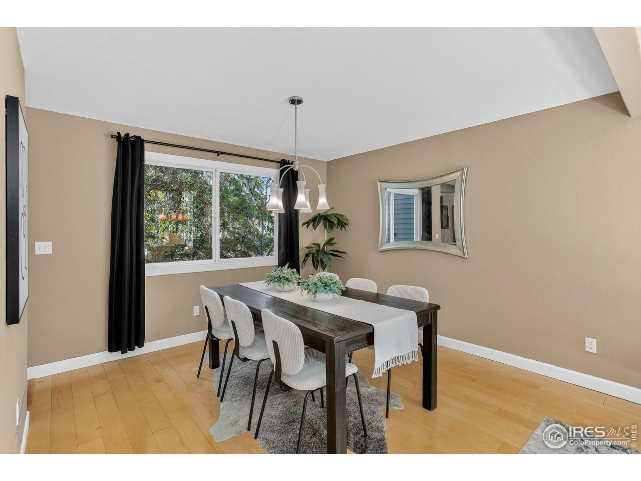 593 Wildrose Way