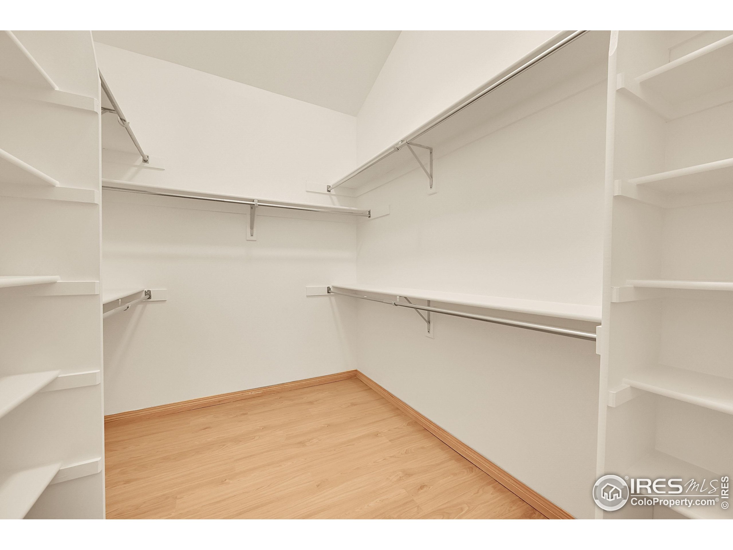 4824 Kings Ridge Blvd