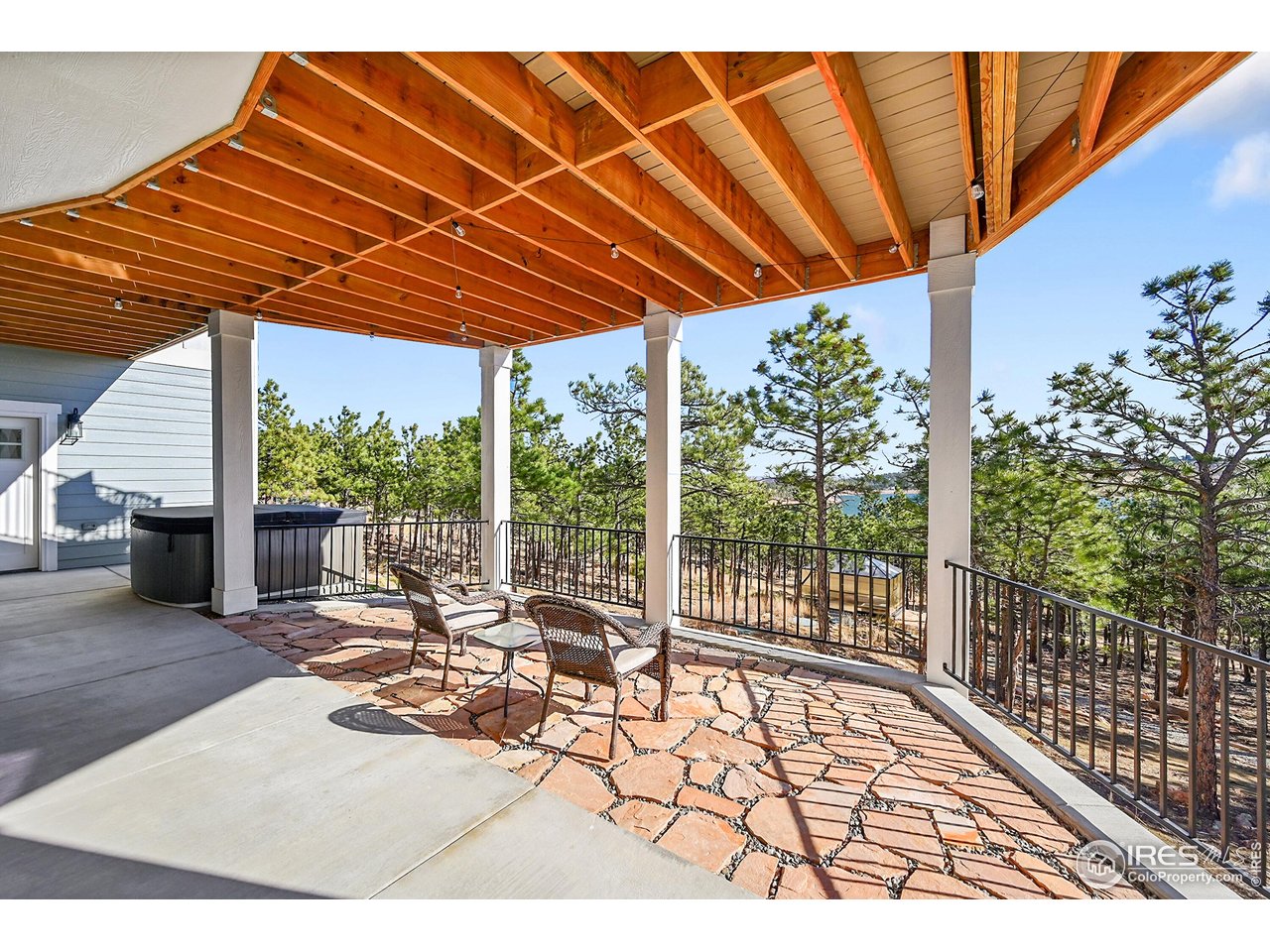 4163 Rainbow View Ln