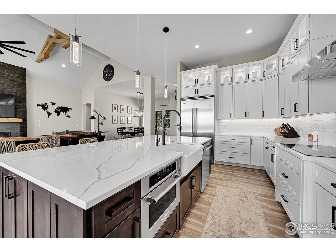 4163 Rainbow View Ln