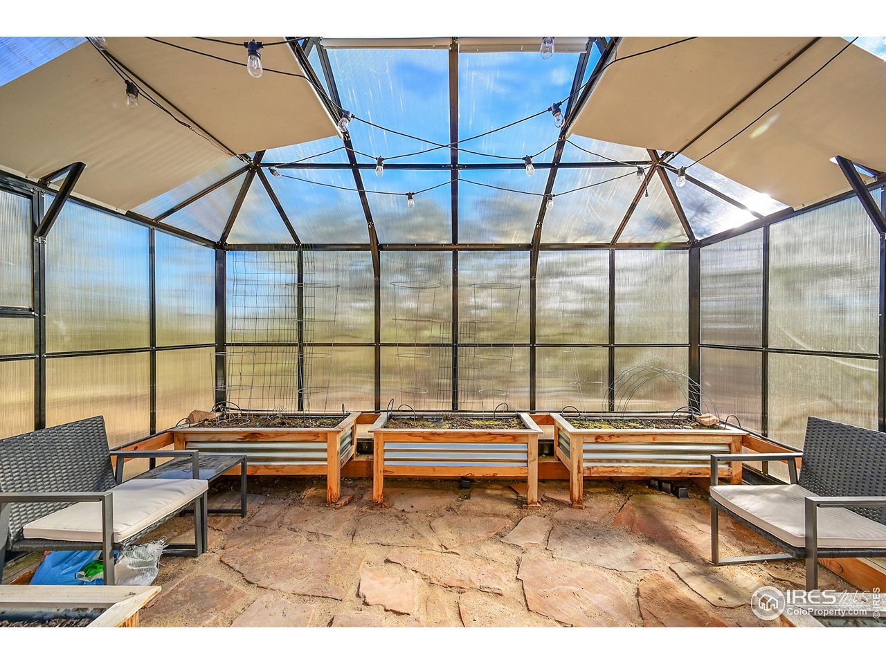 4163 Rainbow View Ln