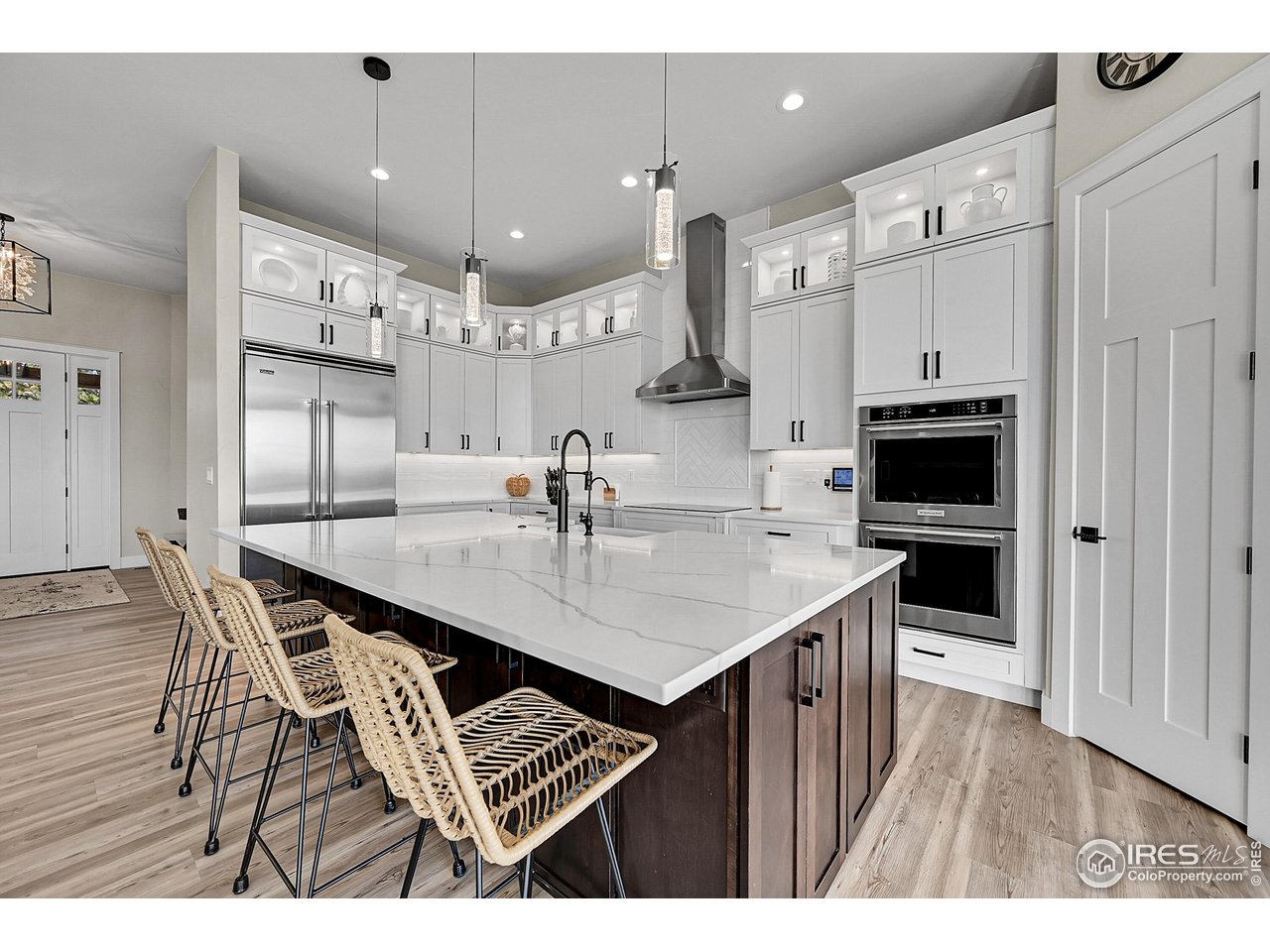 4163 Rainbow View Ln