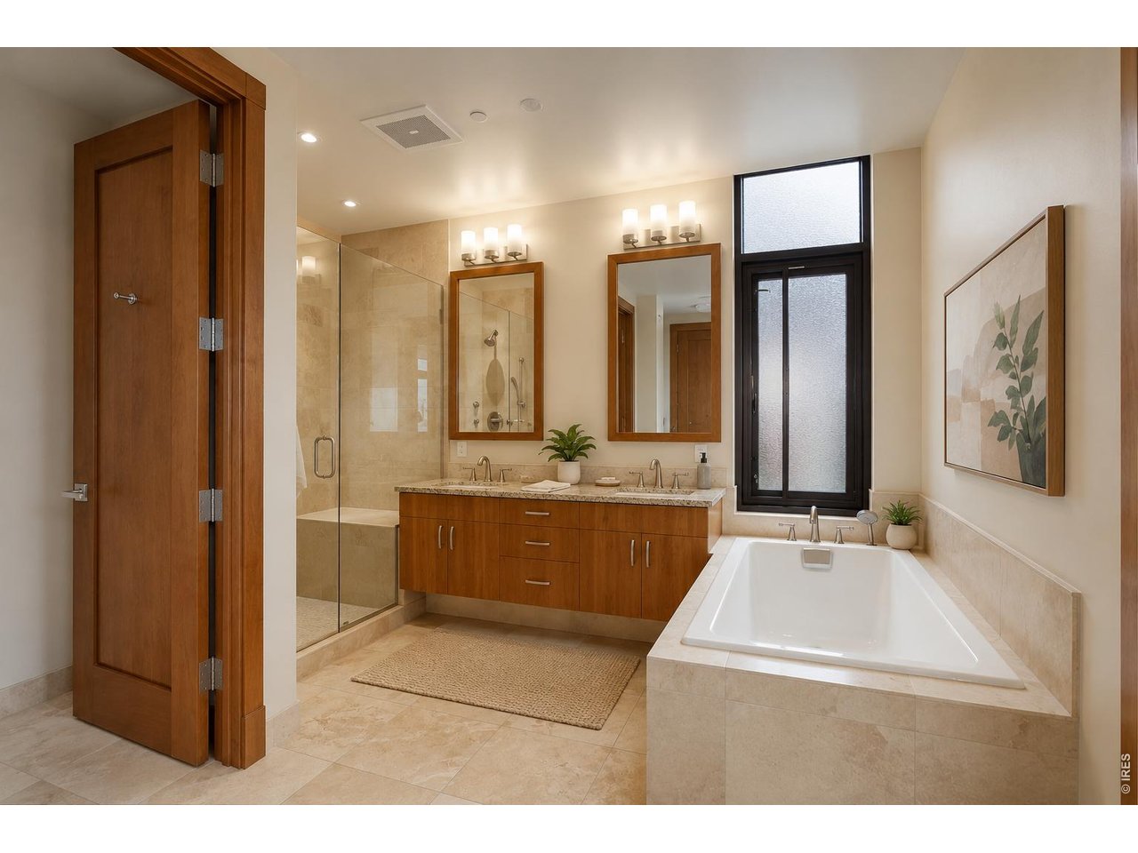 1077 Canyon Blvd #211