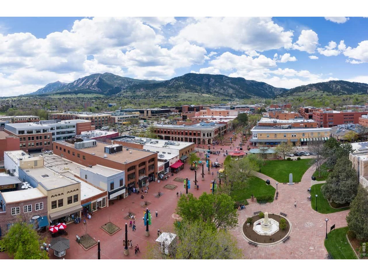 1077 Canyon Blvd #211