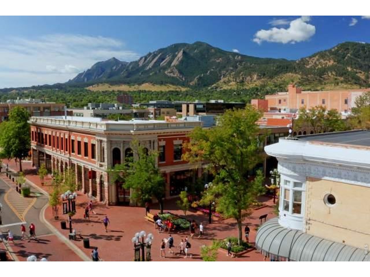 1077 Canyon Blvd #211