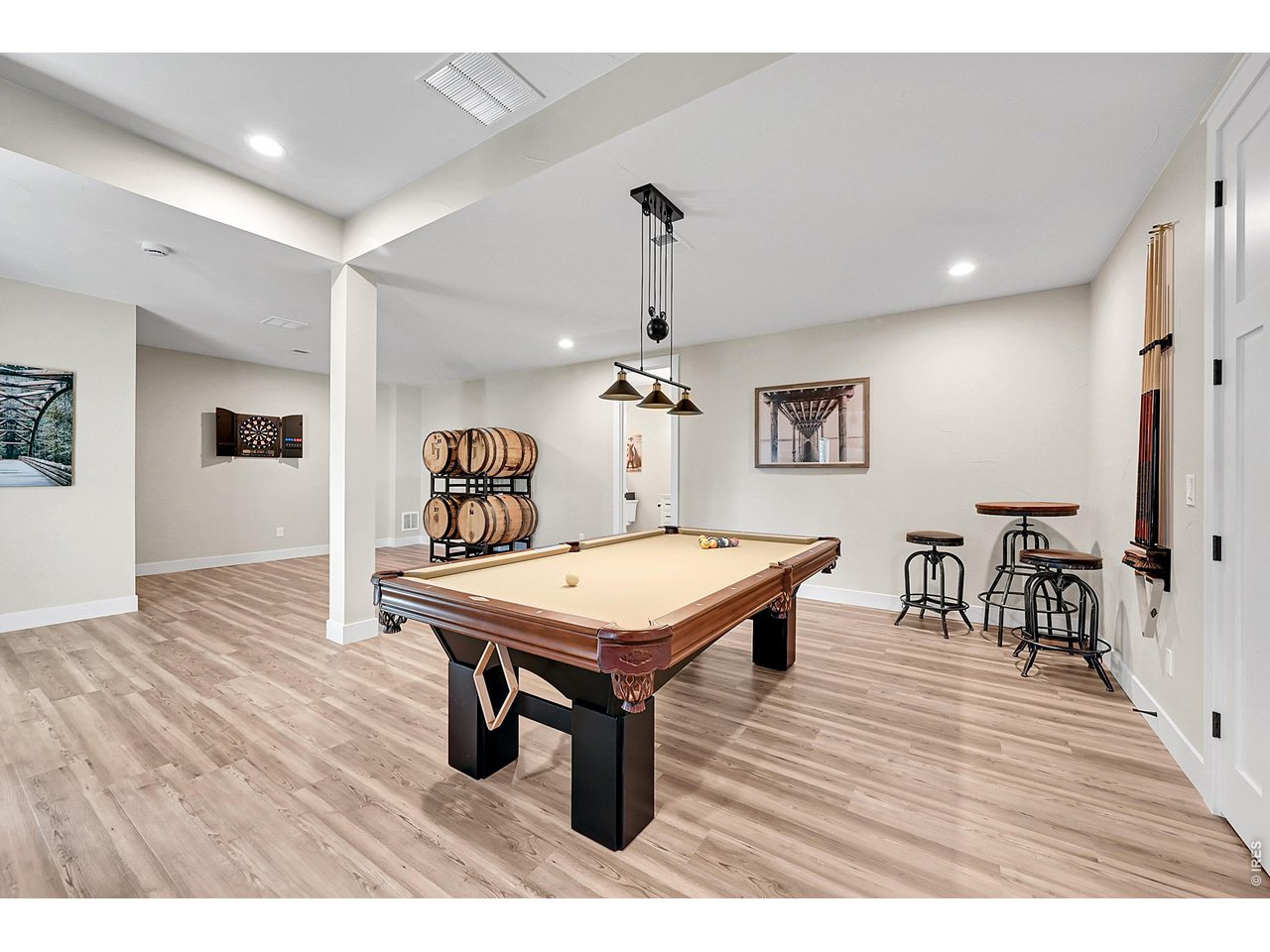 4163 Rainbow View Ln