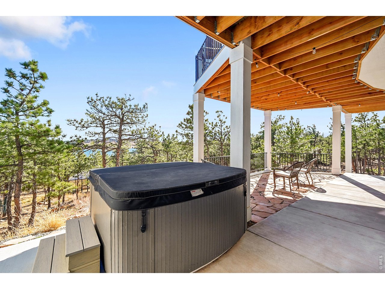 4163 Rainbow View Ln