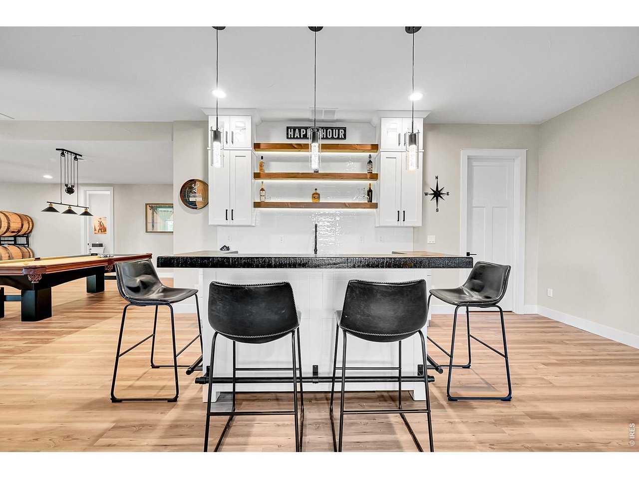4163 Rainbow View Ln
