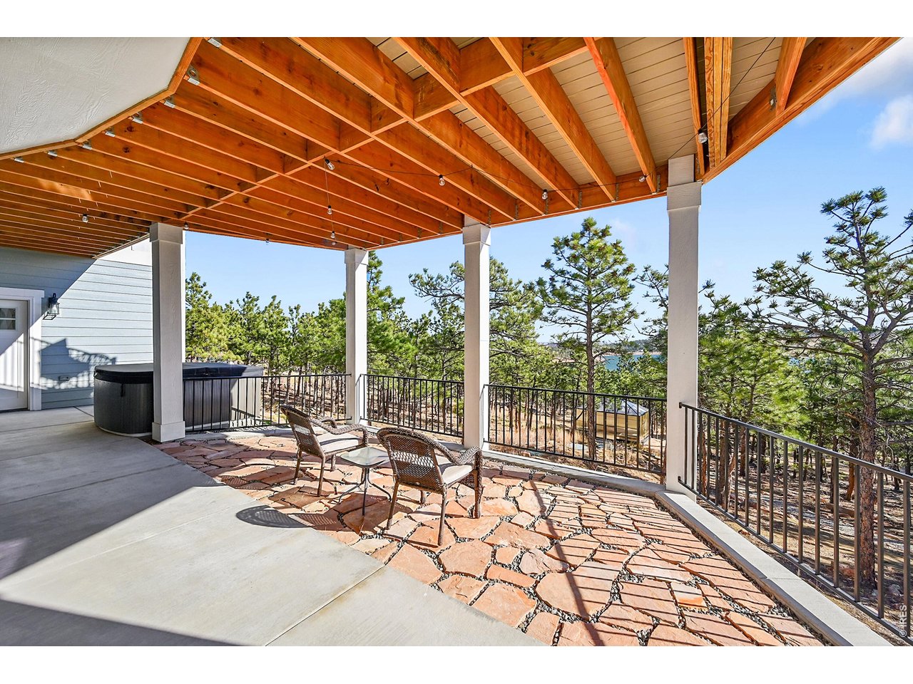4163 Rainbow View Ln