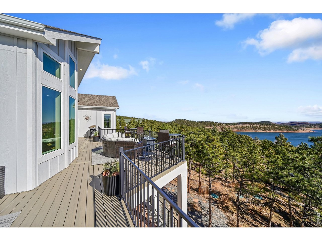 4163 Rainbow View Ln