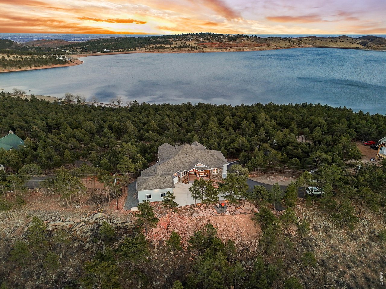 4163 Rainbow View Ln