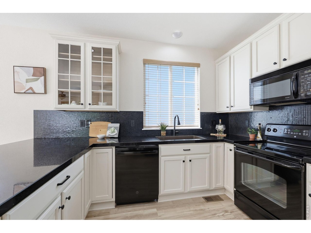 3800 Red Deer Trl #F