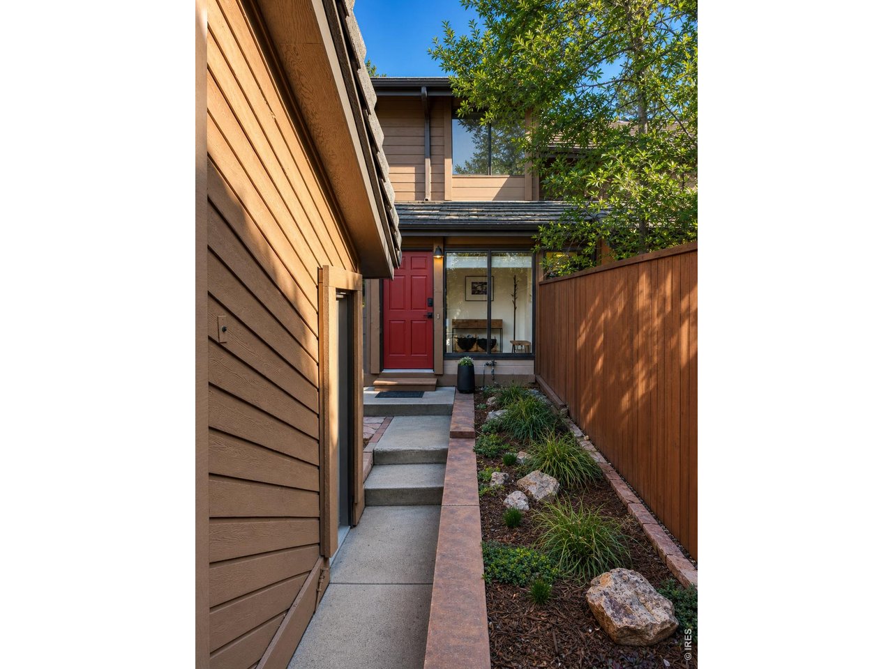 680 Poplar Ave