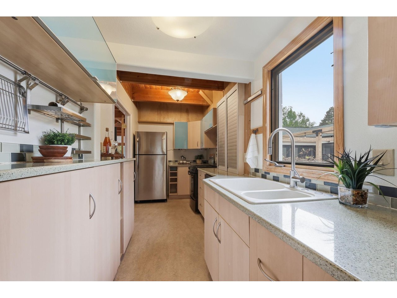 556 Grant Ave