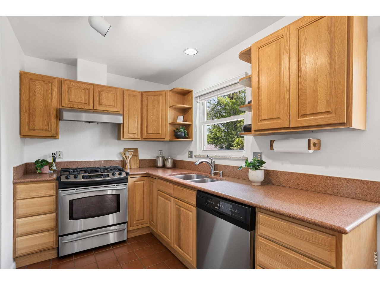 1460 Kendall Dr
