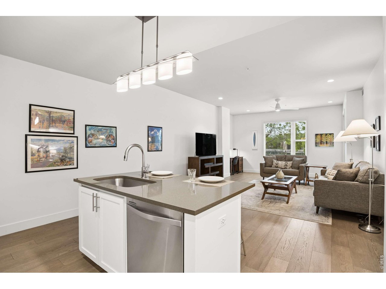 3401 Arapahoe Ave #104