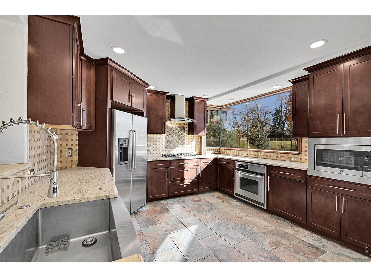 9032 Tahoe Ln