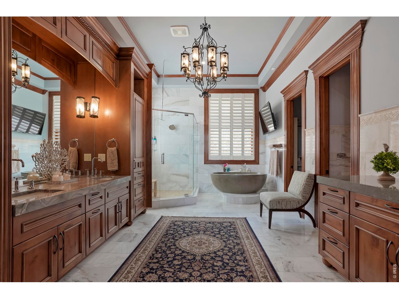 2327 Deer Ridge Dr