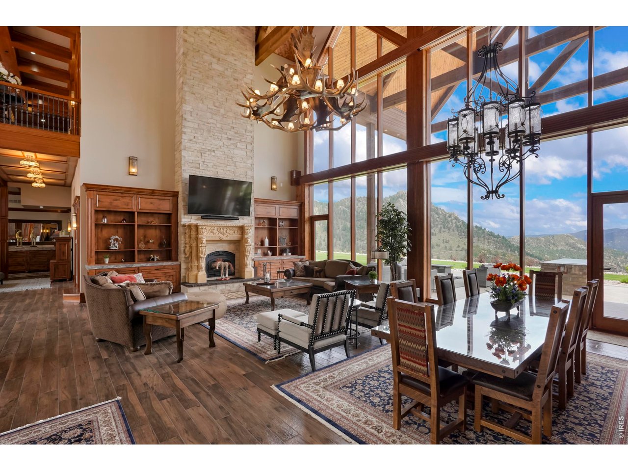 2327 Deer Ridge Dr