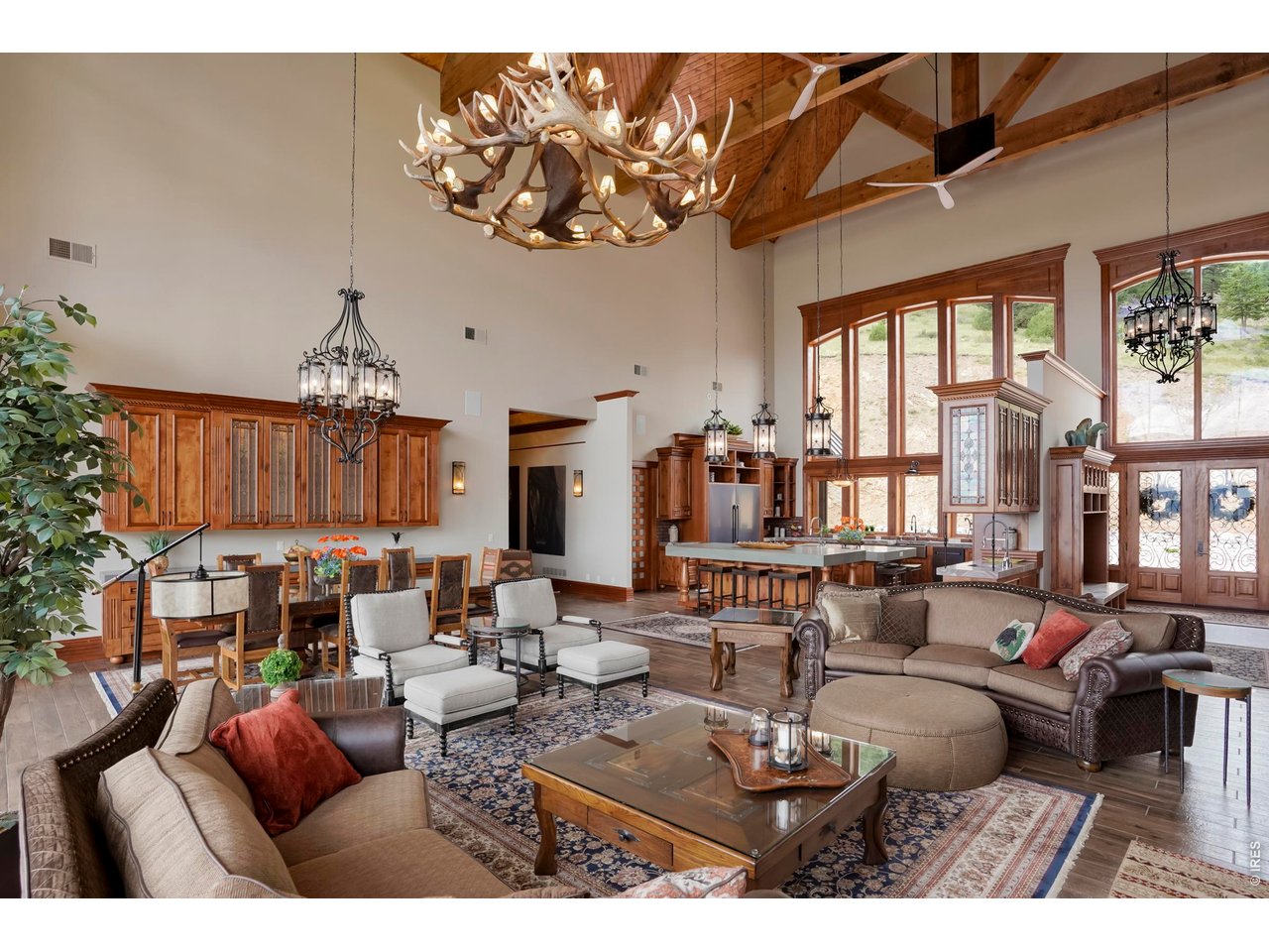 2327 Deer Ridge Dr