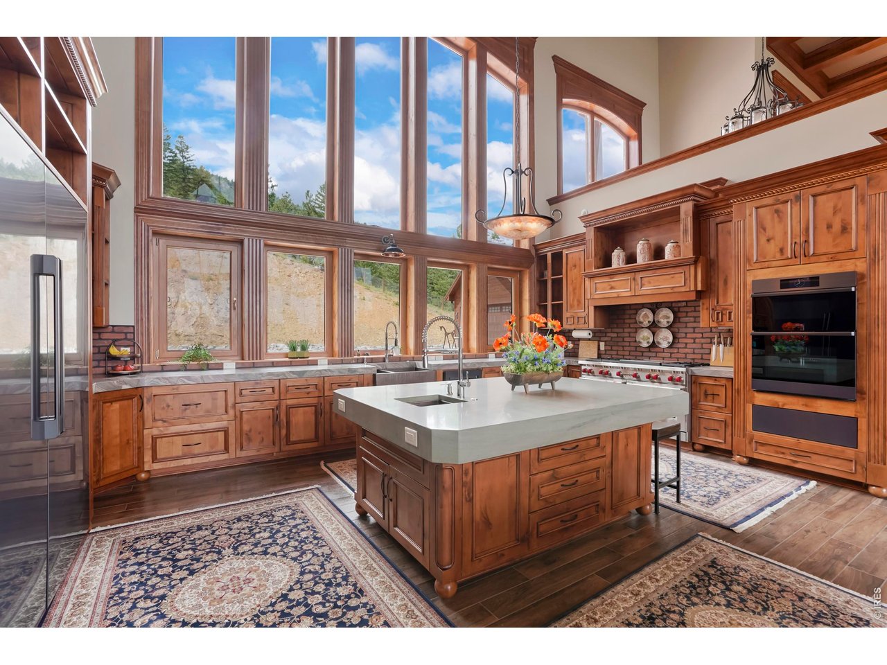 2327 Deer Ridge Dr