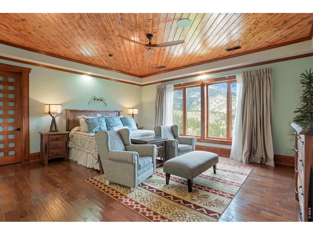 2327 Deer Ridge Dr