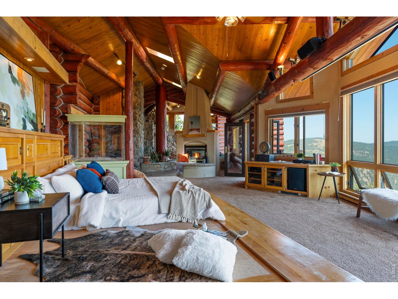 470 & 1344 Weaver Dr