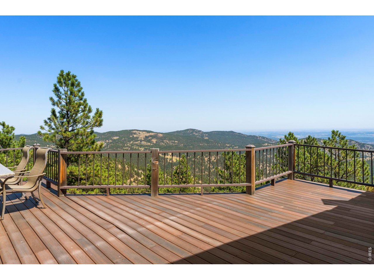470 & 1344 Weaver Dr