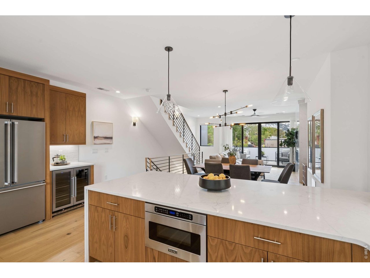 1898 Folsom St