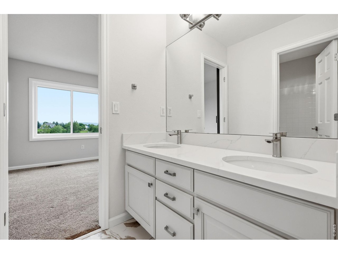 4061 Spy Glass Ln