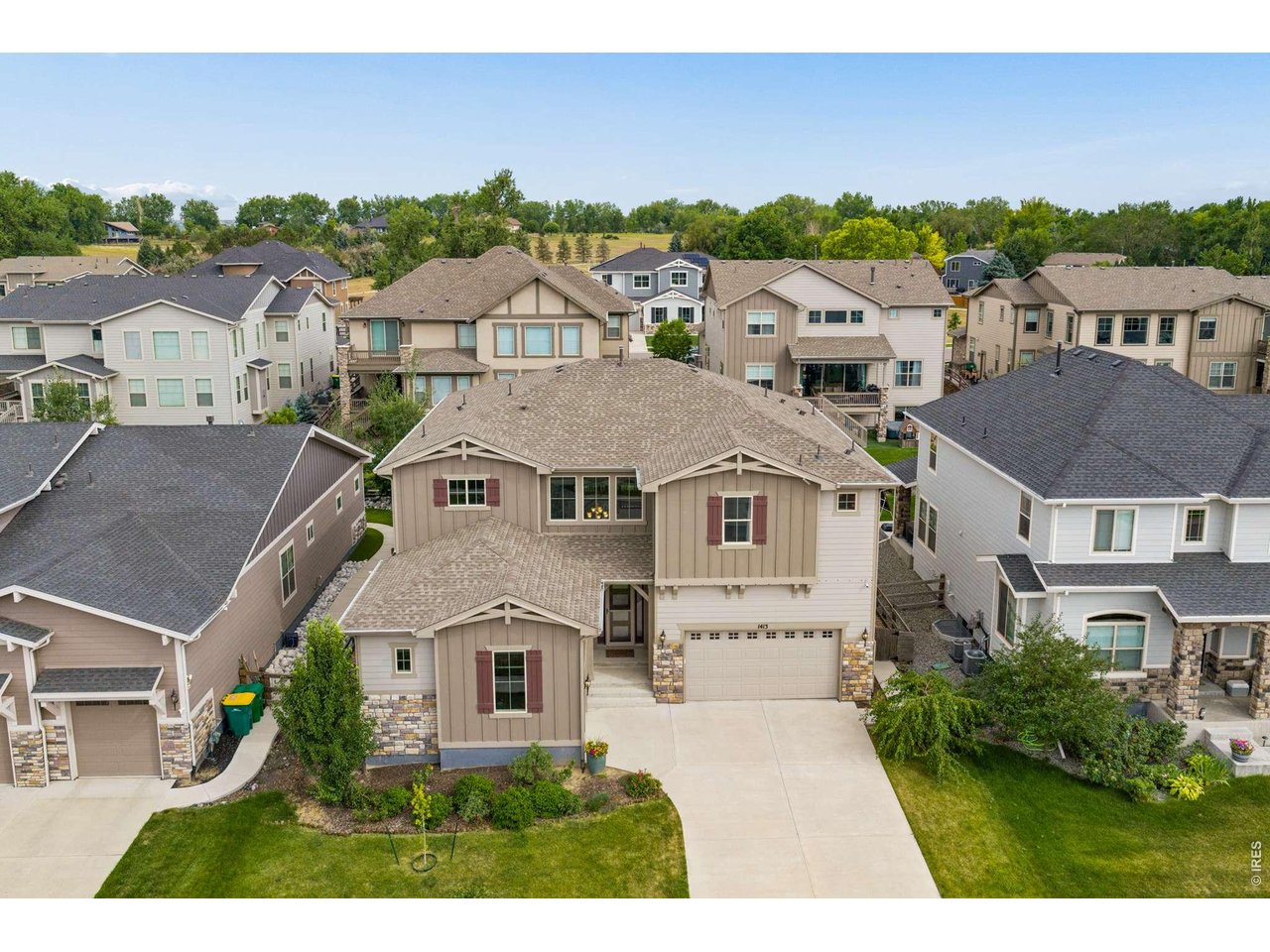 1413 Lyons Ln